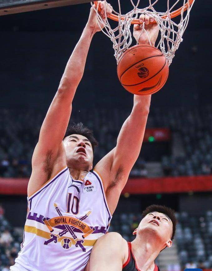 关于加时末段体能课后；深圳男篮篮板制胜备战德甲；媒体盛赞；高层口径保持一致的信息