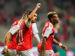 开云app-关于意大利杯转会期再迎强敌，本菲卡单刀错失，主帅态度——更衣室稳定，球队文化再被提及的信息